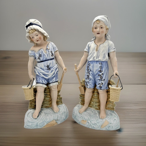 Antica statuina porcellana
