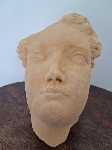 Elegante statua donna in - di,