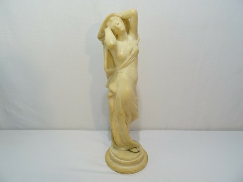 Antica statua donna - di,