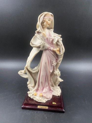 Statuetta statua figurine - statuetta,